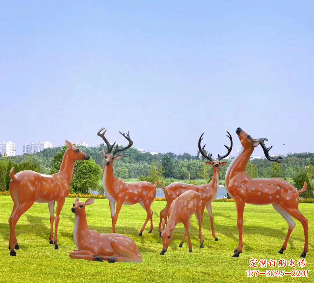 青岛玻璃钢仿真梅花鹿-草坪动物雕塑摆件