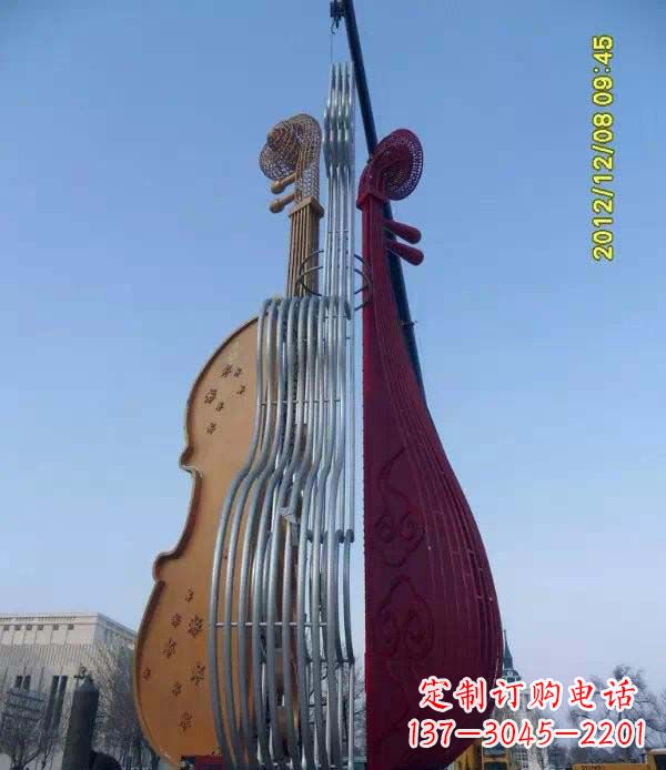 青岛不锈钢抽象琵琶雕塑