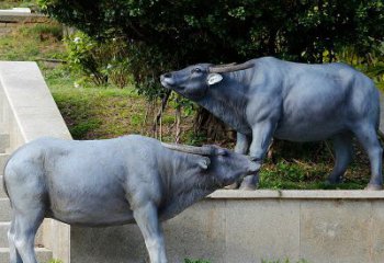 青岛玻璃钢水牛雕塑以玻璃钢表现出的动态水牛