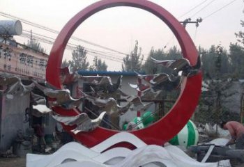 青岛和平鸽雕塑传递和平与希望