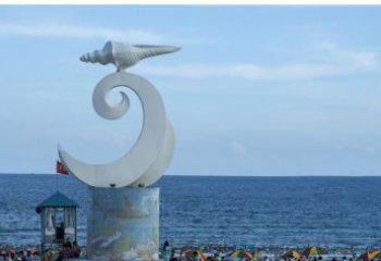 青岛海浪与海螺雕塑的结合——不锈钢景区的美景