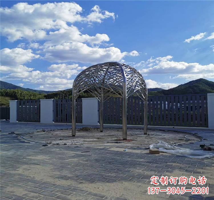 青岛不锈钢凉亭雕塑美丽的艺术之作