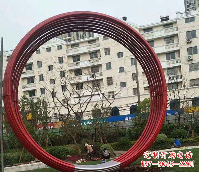 青岛不锈钢圆环雕塑1