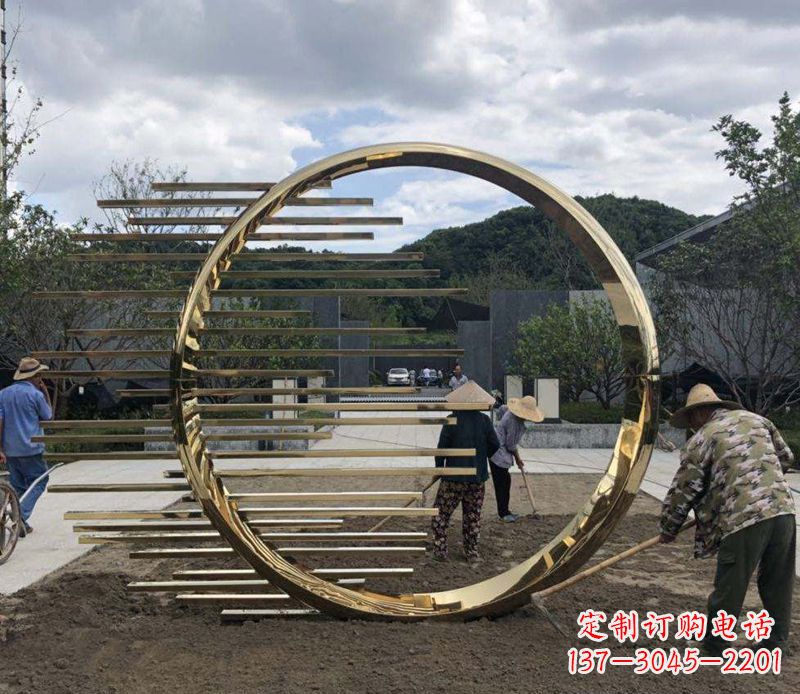 青岛不锈钢圆环艺术雕塑——极致精湛的艺术美学