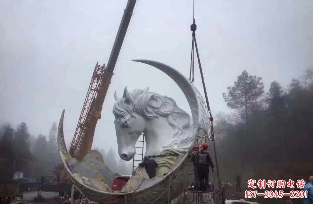 青岛不锈钢月亮雕塑