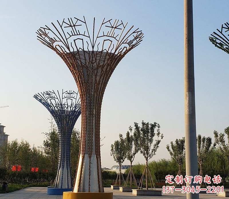 青岛城市景观的点缀——不锈钢树叶雕塑