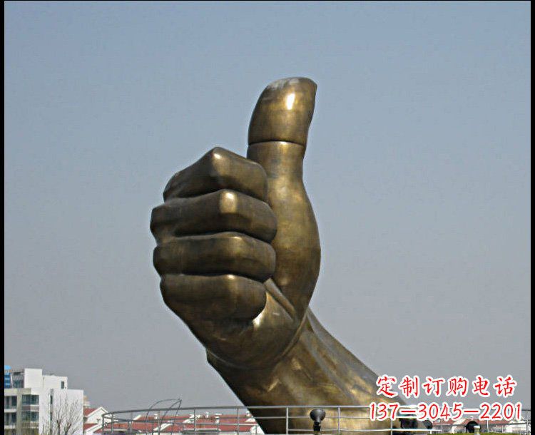 青岛大拇指雕塑——点缀城市景观