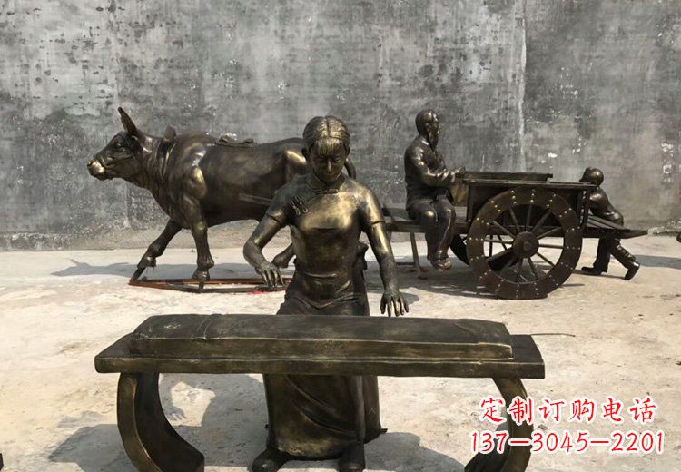 青岛精美绝伦的古筝铜雕