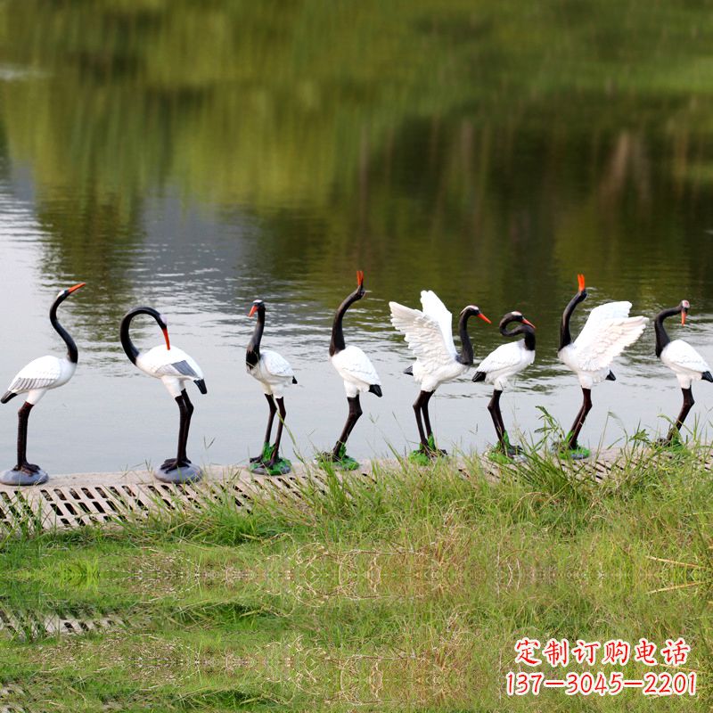 青岛玻璃钢动物水池雕塑