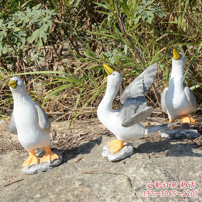 青岛象征和平的和平鸽雕塑