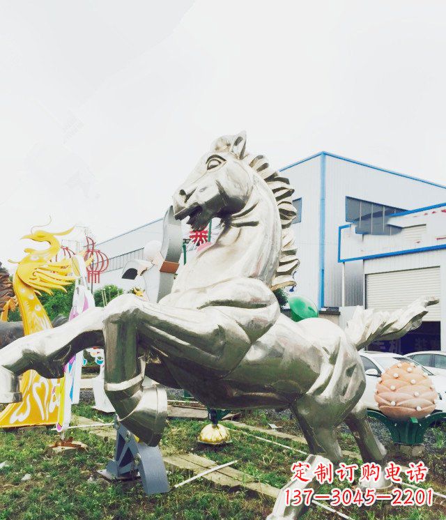 青岛产品名称优雅的不锈钢雕塑——奔马