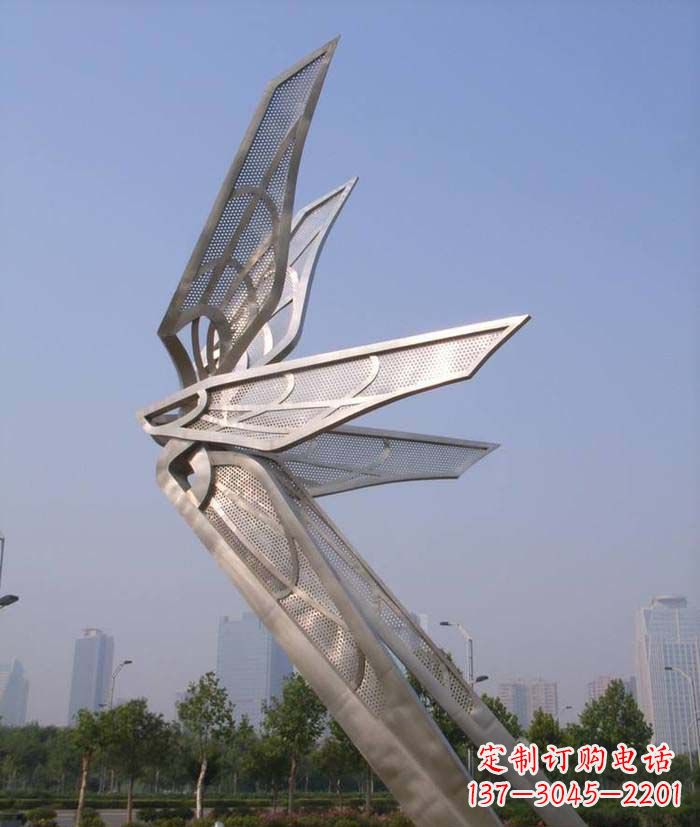 青岛公园不锈钢蝴蝶翅膀雕塑