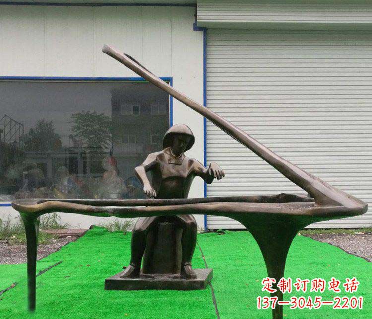 青岛 传奇钢琴雕塑