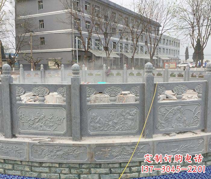 青岛公园景观大理石栏板雕塑