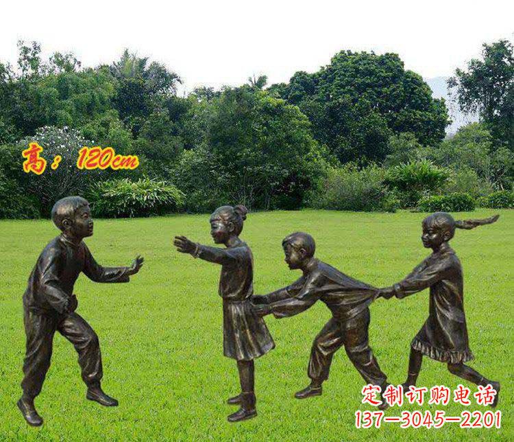 青岛公园玩老鹰捉小鸡的儿童小品铜雕 (2)