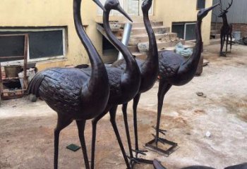 青岛雕刻精致灵动的丹顶鹤铜雕