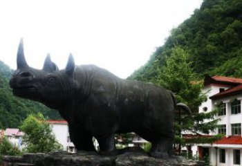 青岛艺术犀牛石雕