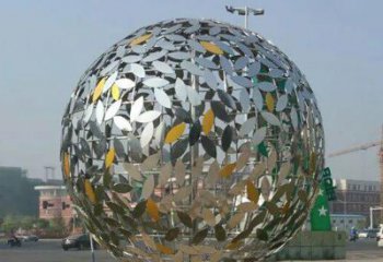 青岛广场不锈钢树叶镂空球雕塑