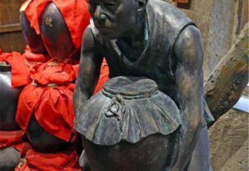 青岛铜质老人抱酒图案雕塑