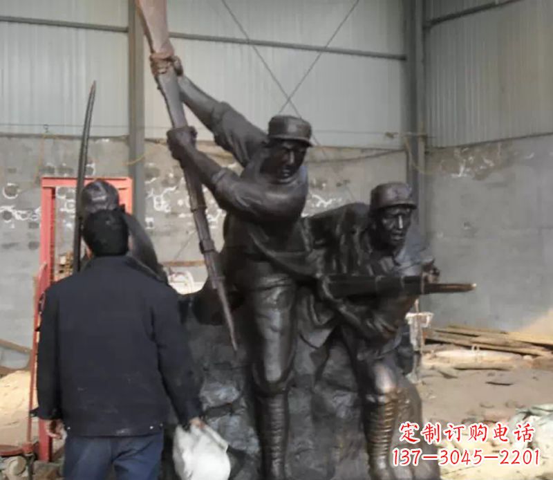 青岛细腻精美的红军雕塑