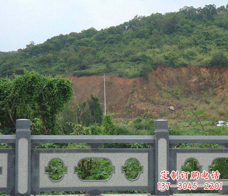 青岛景区仿古栏板石雕：展现华丽古典风格的雕塑艺术