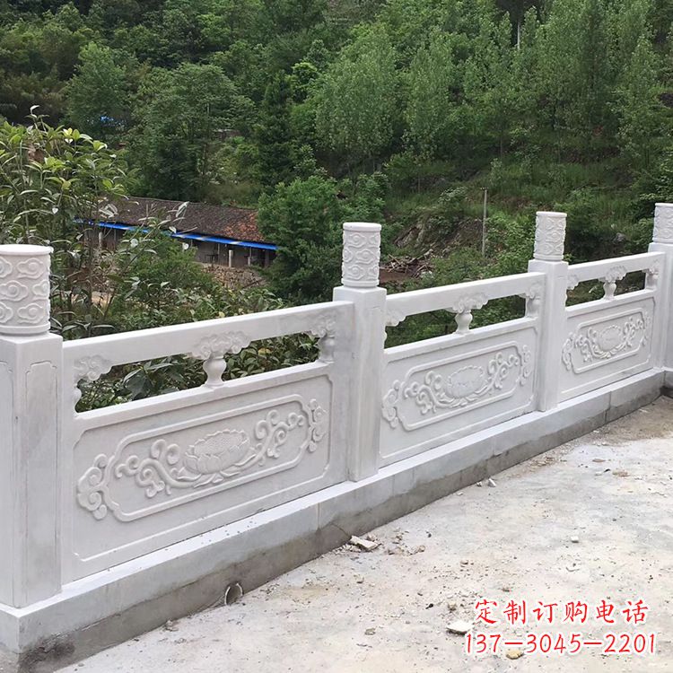 青岛莲花纹石栏板雕塑，为你树立华丽边框