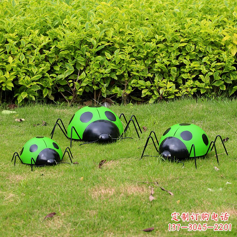 青岛绿色瓢虫雕塑，精美可爱！