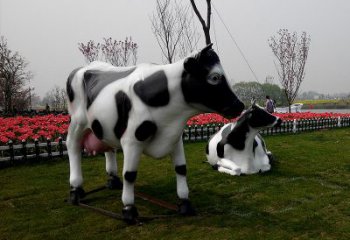 青岛真实农场气息的户外仿真奶牛雕塑