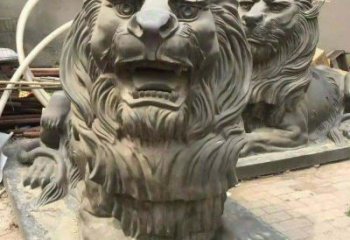 青岛微笑洒脱，汇丰趴着的狮子铜雕