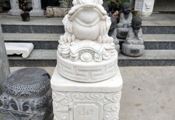 青岛金蟾立柱石动物雕塑