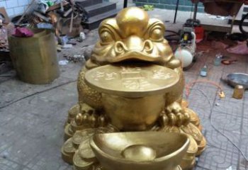 青岛铜质金蟾招财动物雕塑