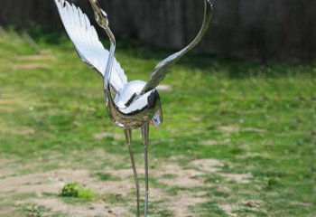 青岛高端定制丹顶鹤展翅不锈钢雕塑