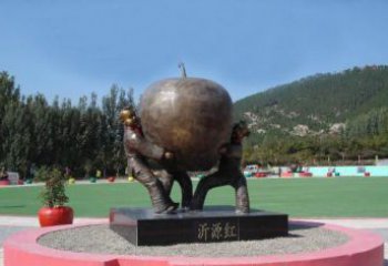 青岛两个儿童抱着苹果公园人物铜雕
