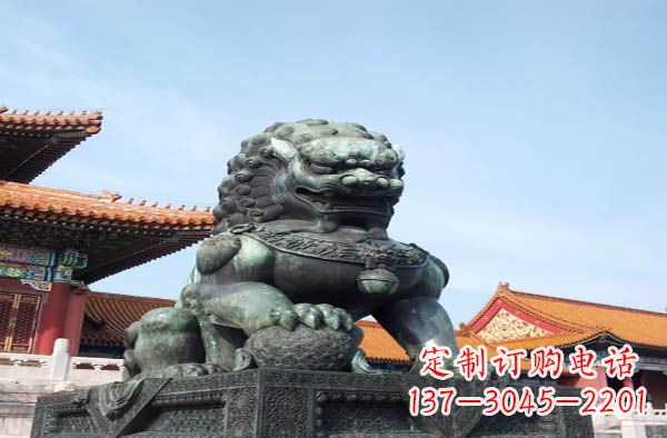 青岛寺庙门口狮子铜雕