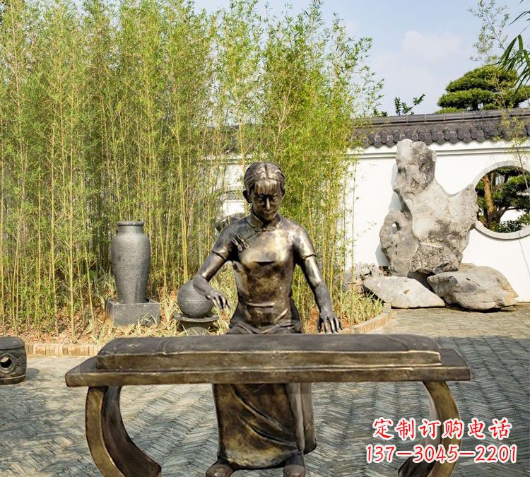 青岛铜雕弹古筝人物