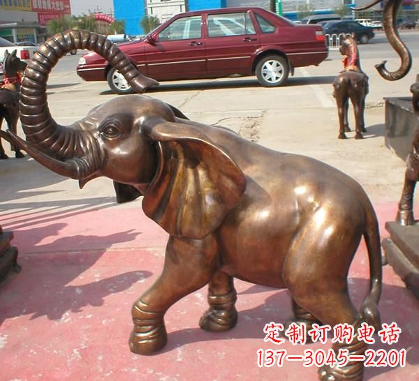 青岛铜雕长鼻大象