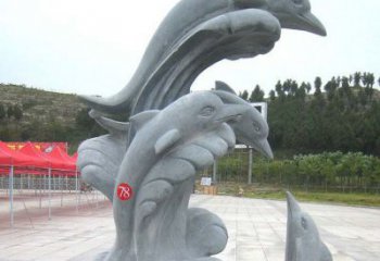 青岛青石海豚雕塑由中领雕塑制作，是一款以海豚…