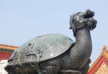 青岛青铜龙雕塑，象征传统文化之美