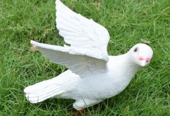 青岛象征和平的少女和平鸽雕塑