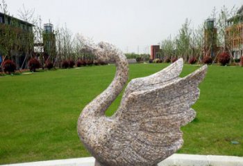 青岛优雅迷人的天鹅雕塑