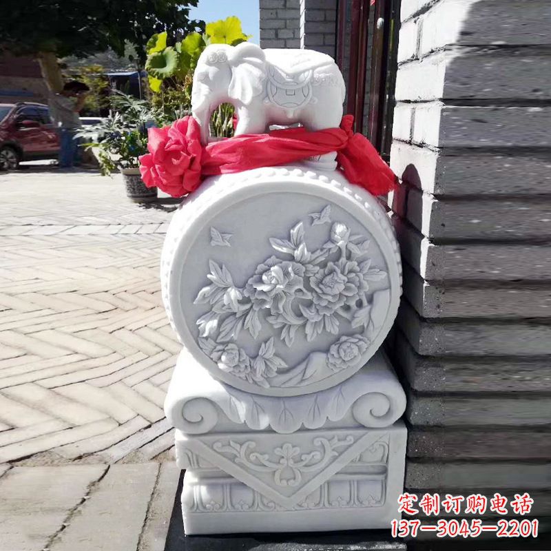 青岛仙鹤石雕门墩