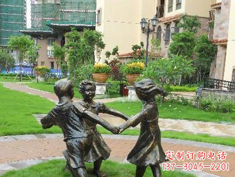 青岛小区铜雕儿童玩游戏人物雕塑